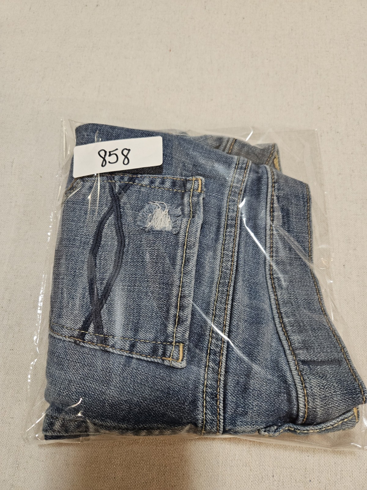 Abercrombie & Fitch Women’s Denim Shorts Size W27, Distressed Cuffed Hem Zip fly
