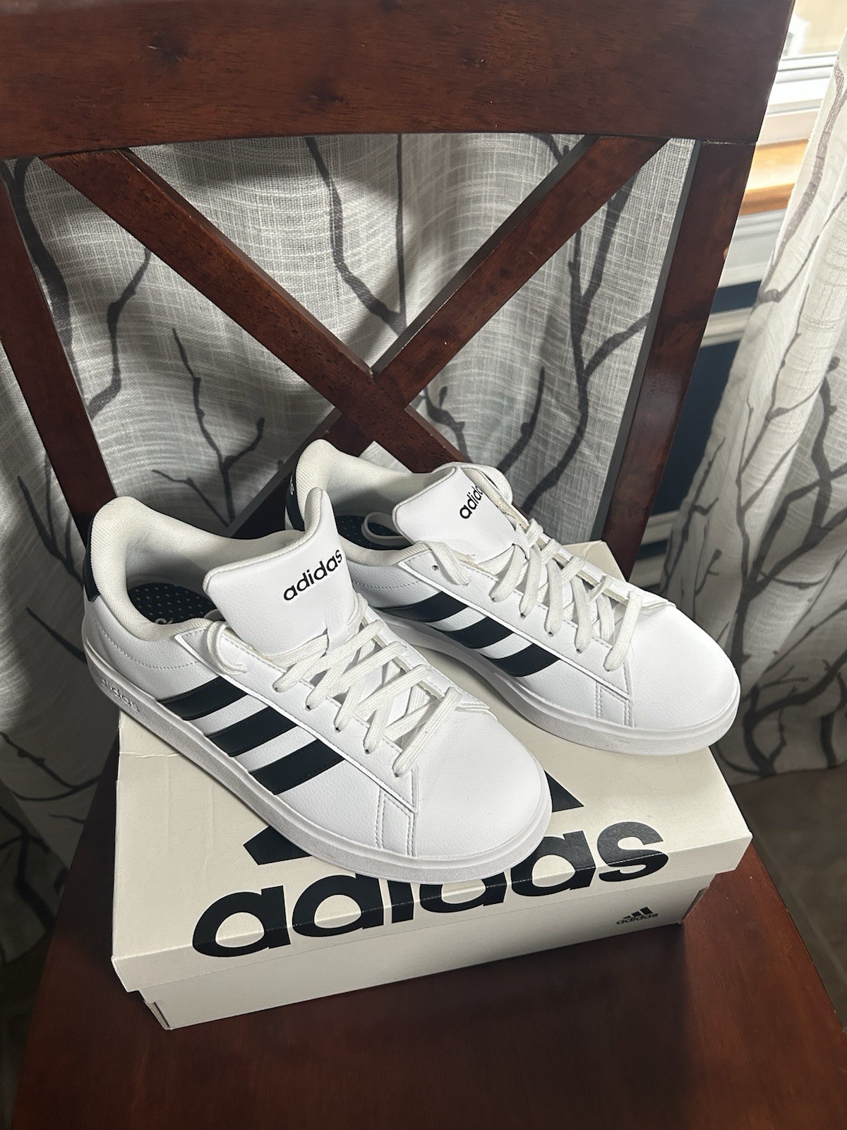 adidas Grand Court White/Black Low Top Lace-Up Athletic Sneakers Pre-Owned