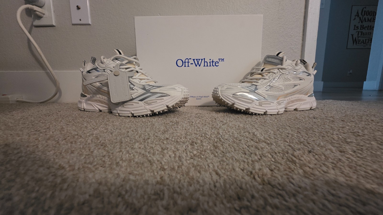 Size 10 – Off-White Be Right Back White