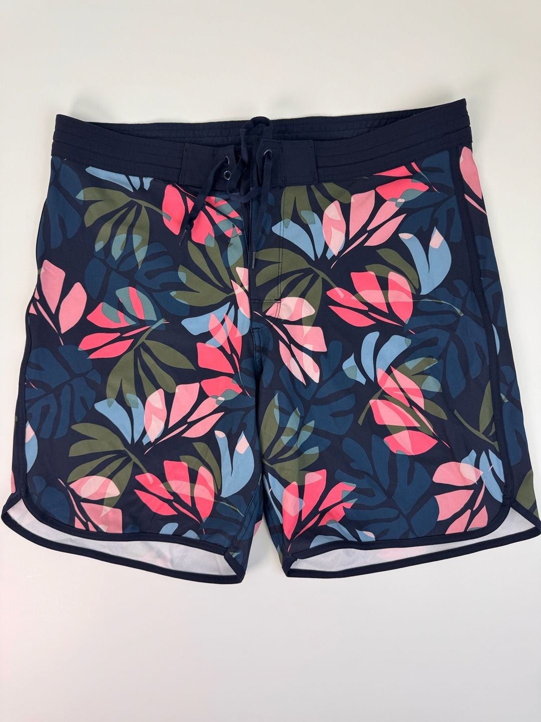 Old Navy Printed Built-In Flex Board Shorts Tropical Leaf 8-inch Inseam