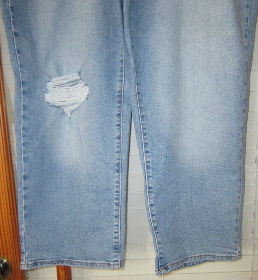 Levi’s Wedgie Straight Crop Jeans High Rise Women’s 4 18W 22W 24W NEW Rips