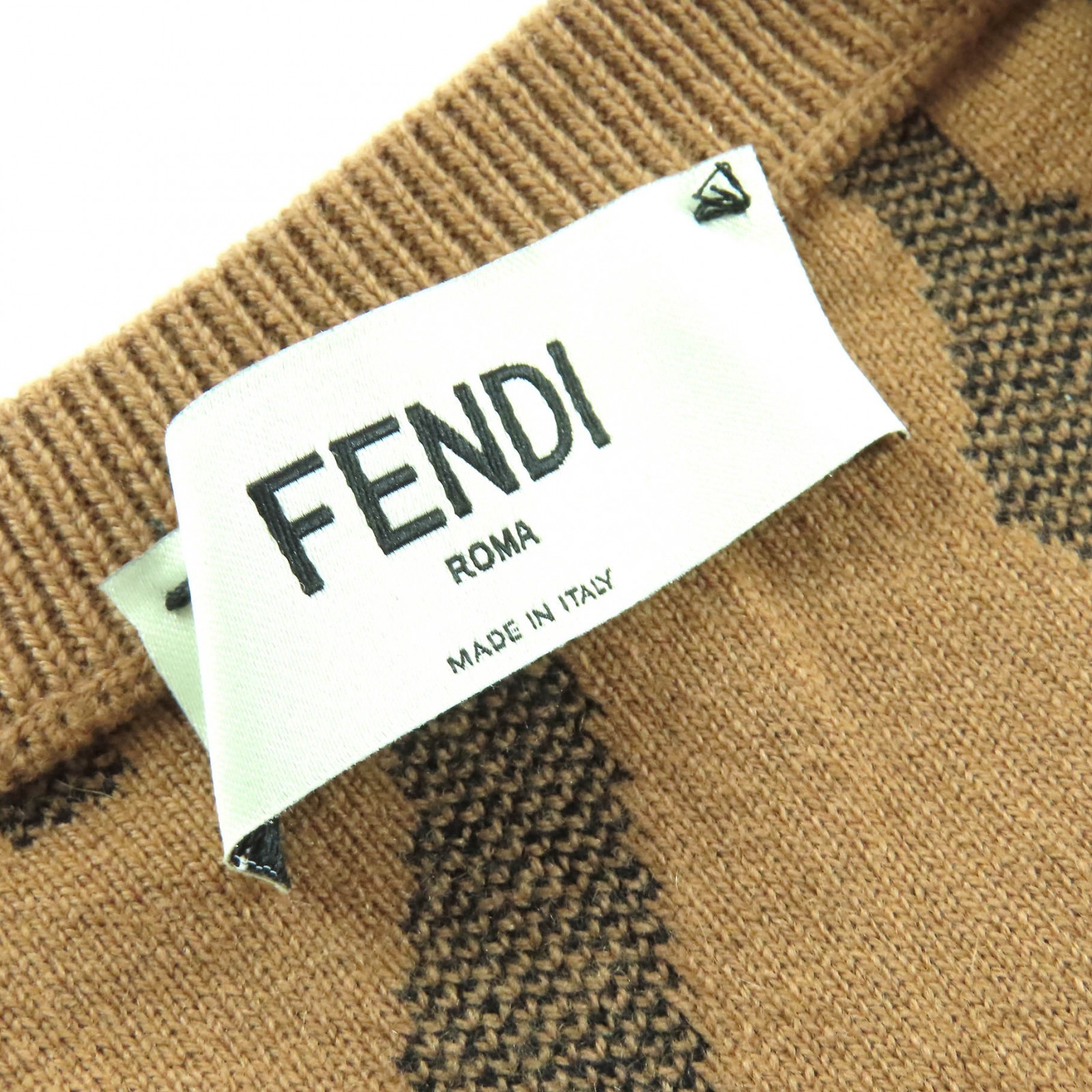 Fendi Leopard Pattern Wool Cashmere Cardigan – DUTY FREE