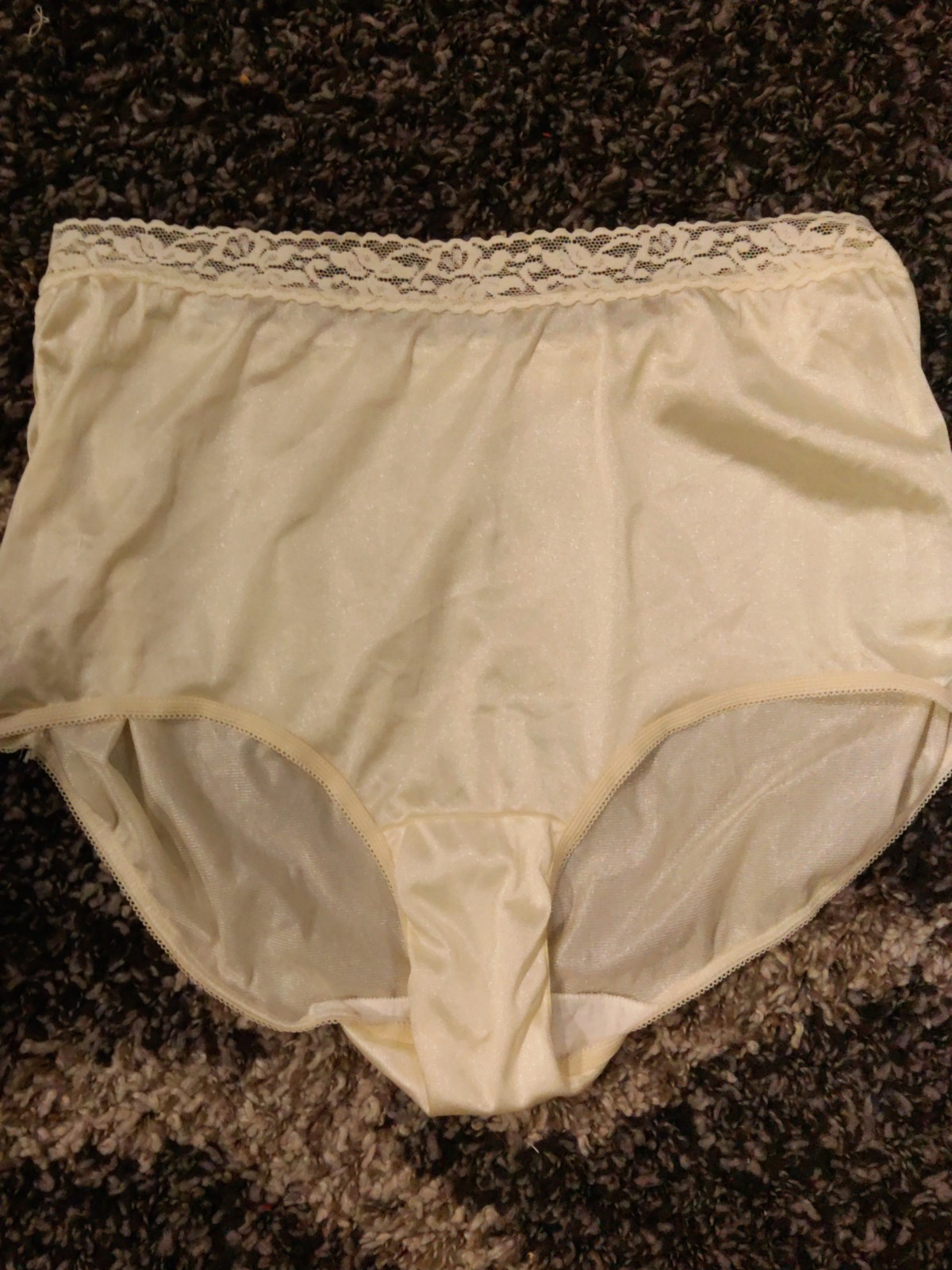 Size 9 Vintage Scanties Brief Panties. 100% Nylon Silky Soft Ivory
