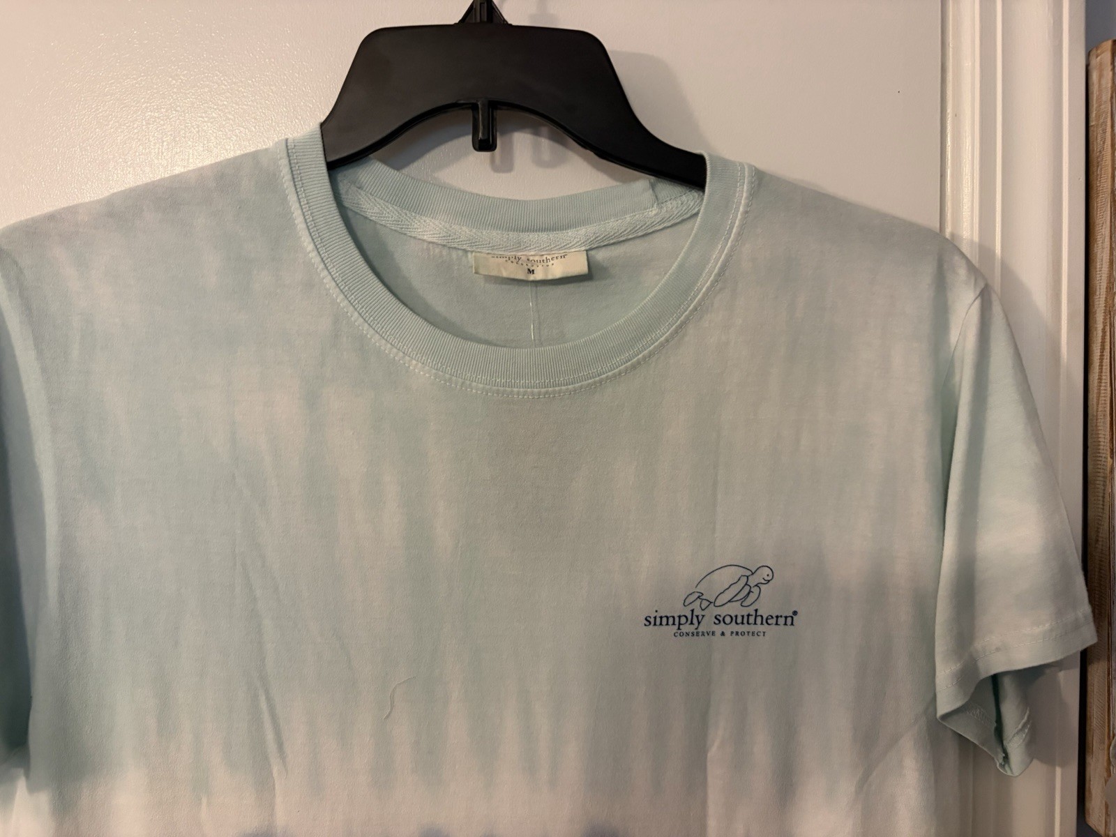 Women’s Simply Southern S/S “Track Your Turtle” T-Shirt – Ombré Blue Size Medium