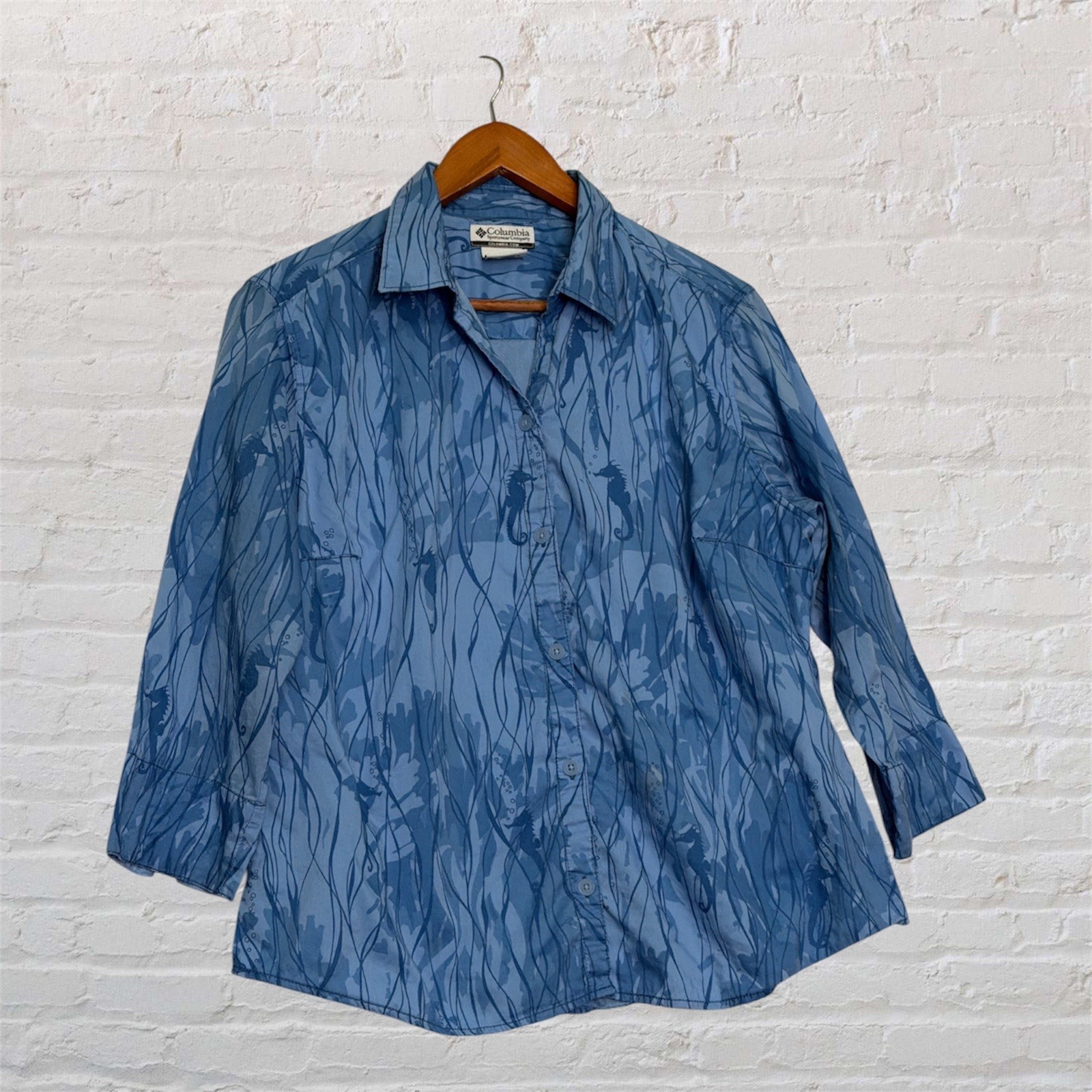 Columbia Womens Blue Seahorse Print Button Down Shirt XL 3/4 Sleeve