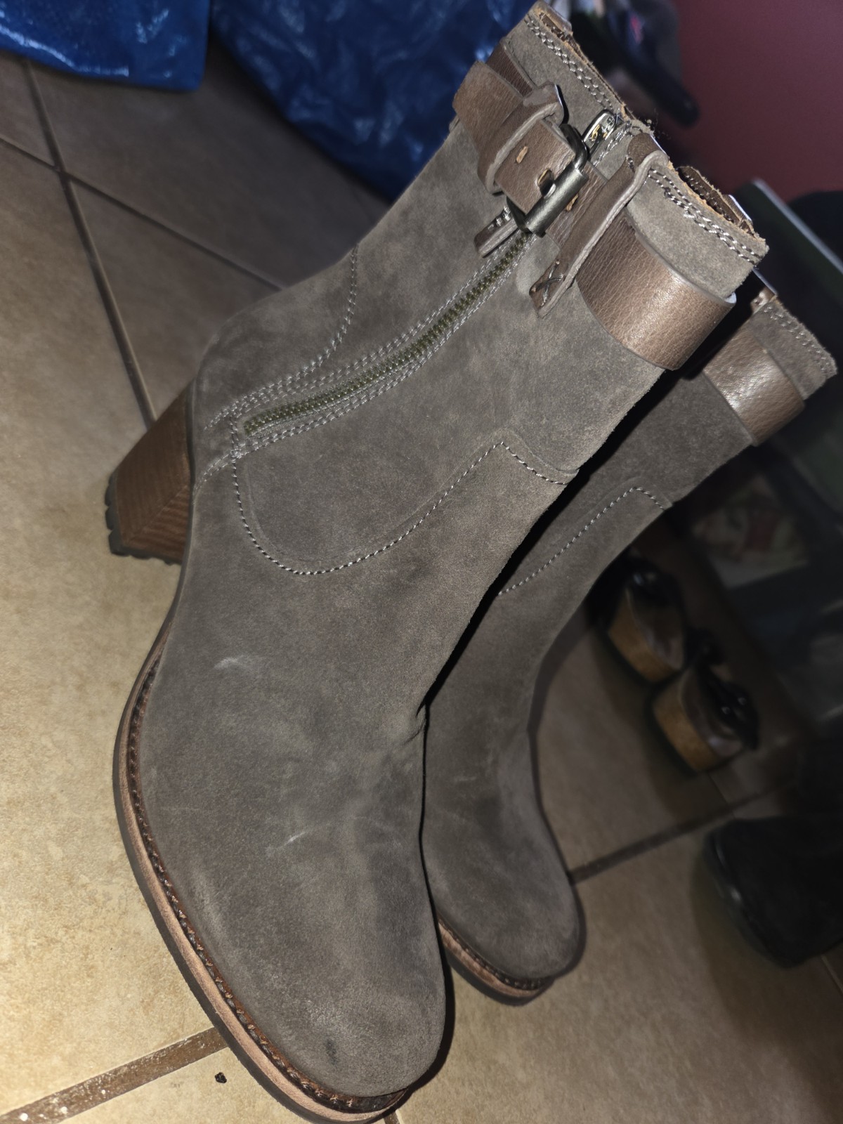 Trask Women’s 8.5 Brown Suede Ankle Bootie Round Toe Zip Buckle Lug Sole