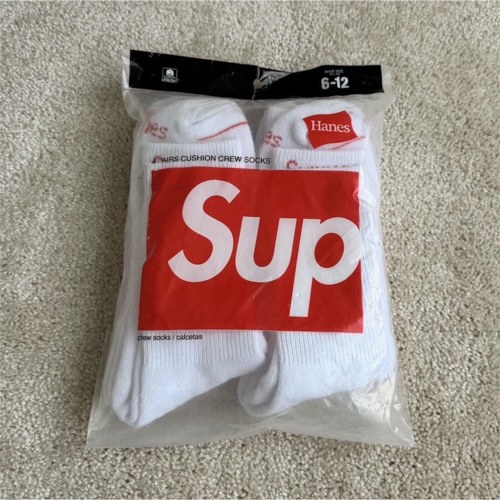 Hanes Supreme Cushioned Crew Socks 4 Pairs White Logo Pattern Size 6-12