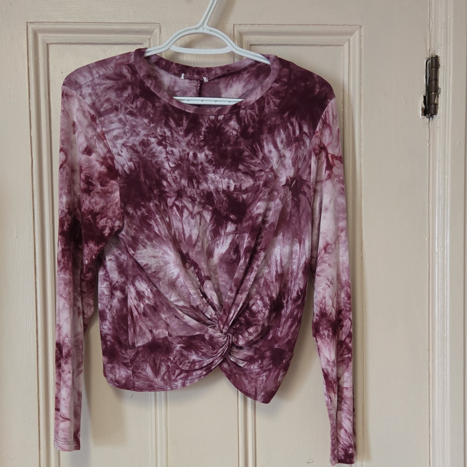 Women’s S Purple Tie-Dye Knit Crew Neck Long Sleeve Twist Front Pullover Top