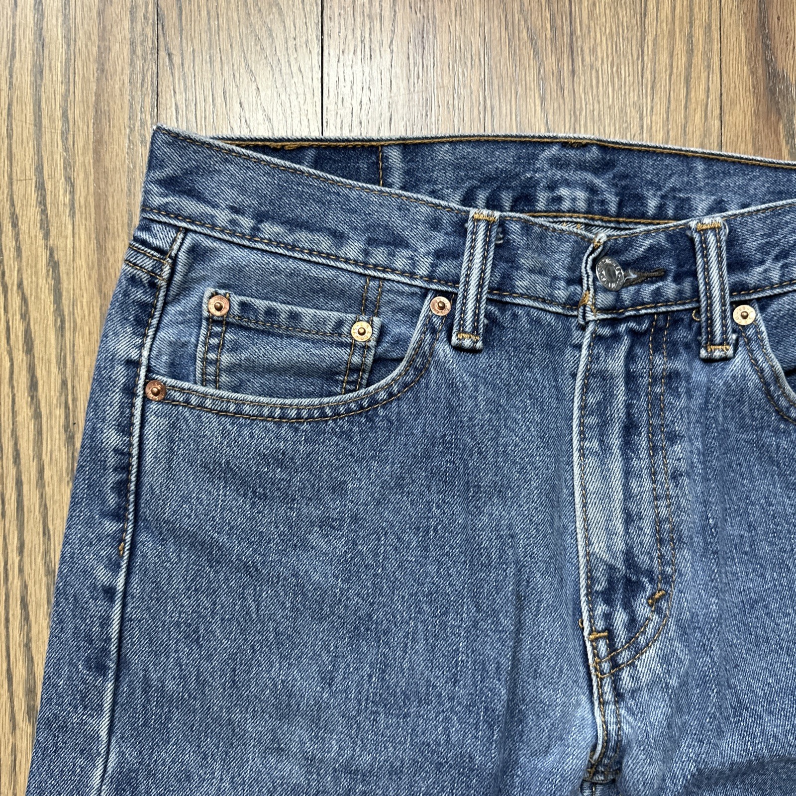Levi’s 505 Regular Fit Jeans Straight Leg Medium Blue Zipper Fly Men’s SZ 30×30