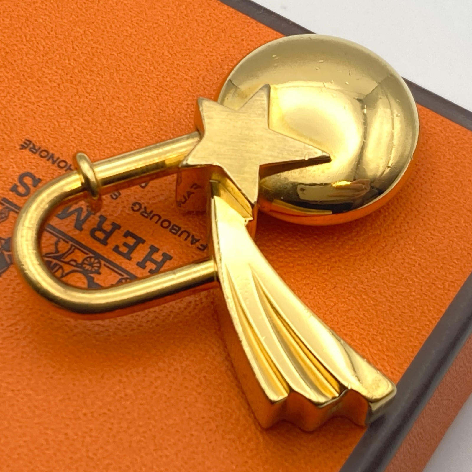 HERMES Cadena Padlock Shooting Star 1999 Gold Lock Bag Charm 28.2g