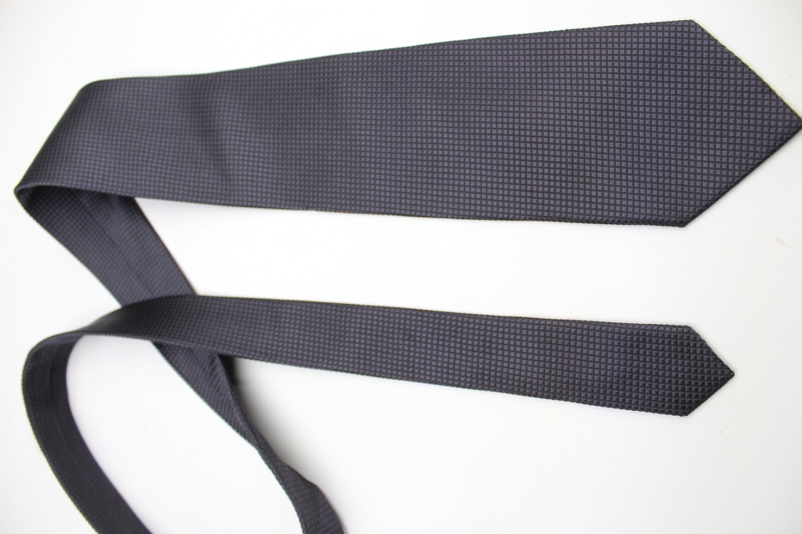 858) ADVANTAGE VARIATION MEN’S TIE 100% SILK MADE IN JAPAN