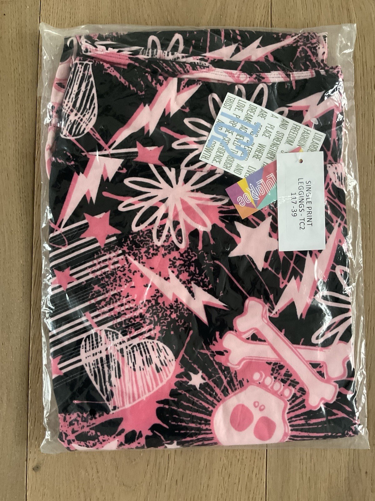 NWT LuLaRoe TC2 Tall Curvy 2 Print Leggings – Fits Sizes 20-26- As Pictured