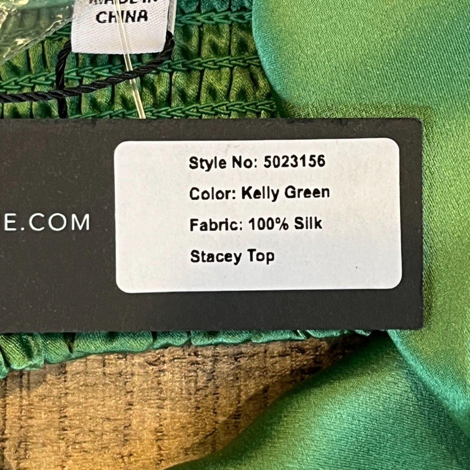 Secret Mission Stacey Top S. Hampton Beaches Kelly Green Large 100% Silk NEW NWT