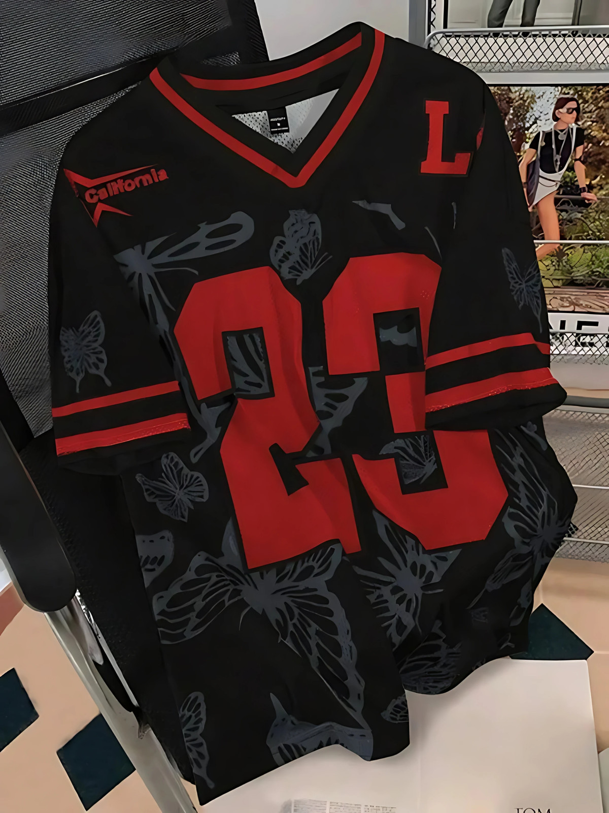 2026 Summer New Men’s T-shirt Casual sporty breathable and lightweight V-neck.