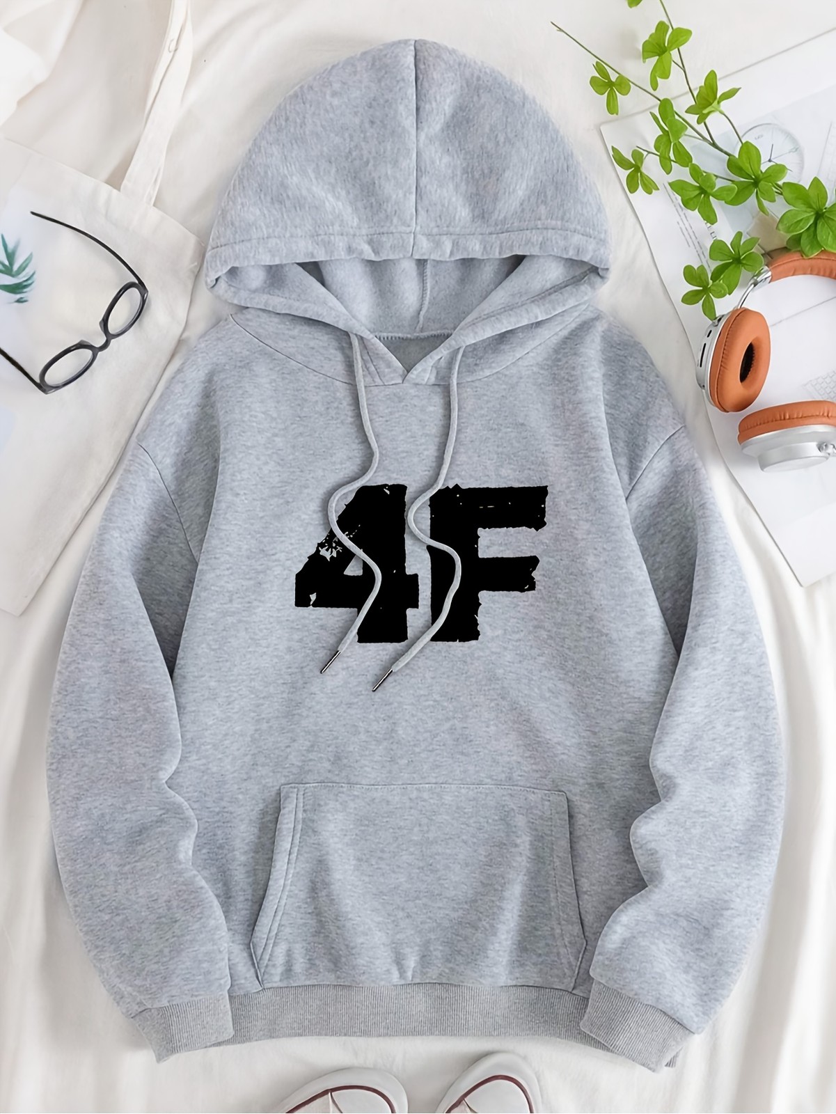 Women’s Fashionable Turtleneck with Simple Style. F4 Letter Print Sweatshirt