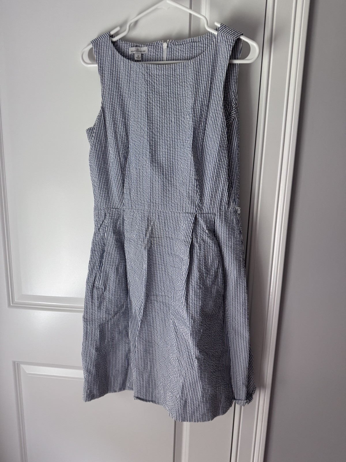 LL Bean Signature Women’s 8 Dress Seersucker 100% CtnBelt Zip Striped Sleeveless
