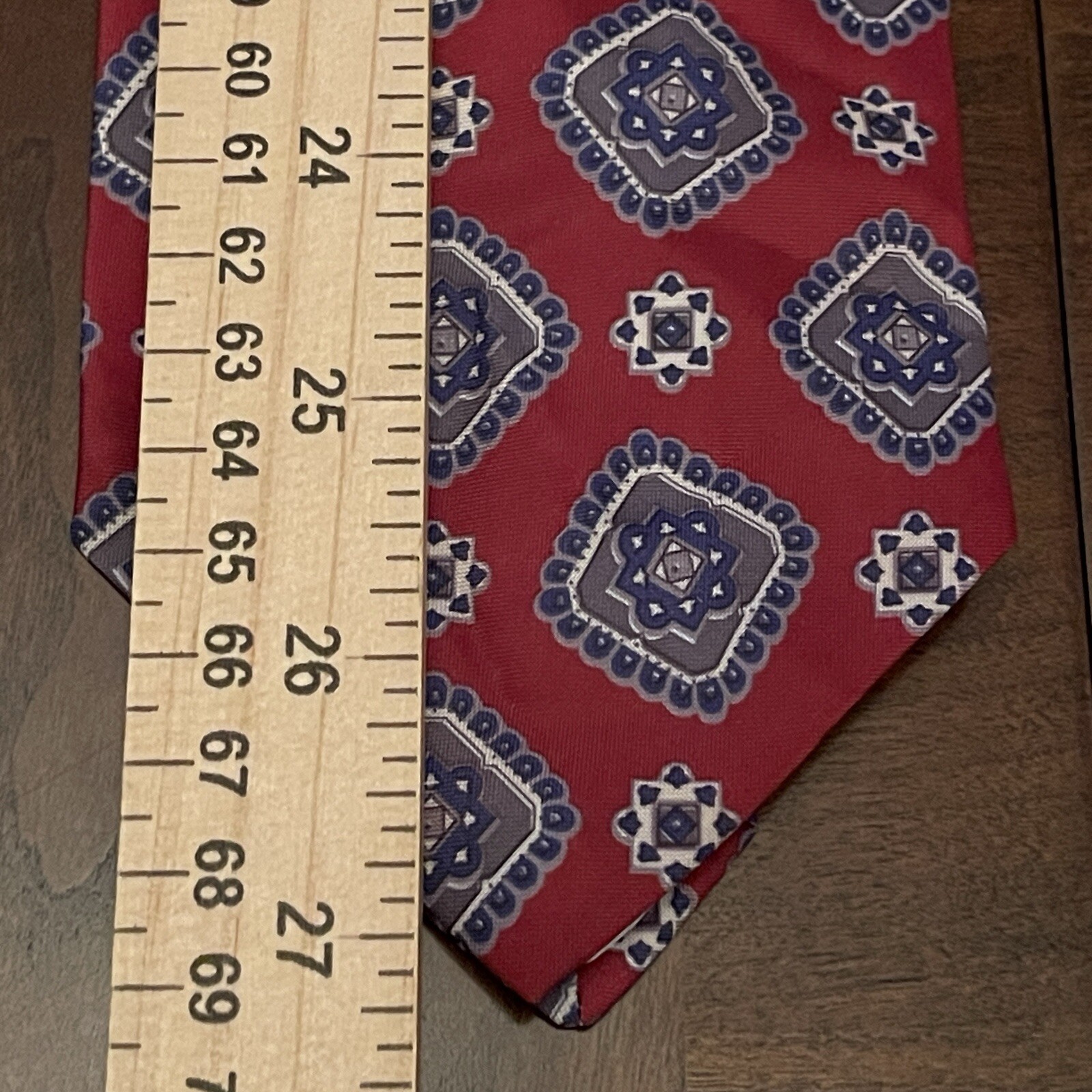Vintage Manhattan 100% Polyester Men’s Neck Tie Made In Dominican Republic ￼