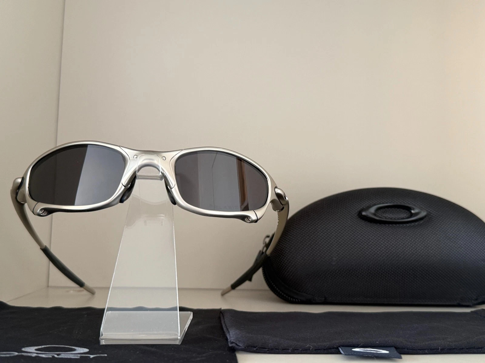 Oakley Juliet 1.0 X Metal Sunglasses Vintage Silver Frame Black Polarized Lens