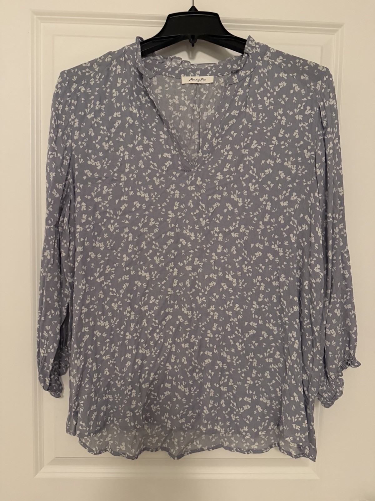 Monday Fun Women’s Blue/White Floral Ruffle Blouse V-Neck Long Sleeve