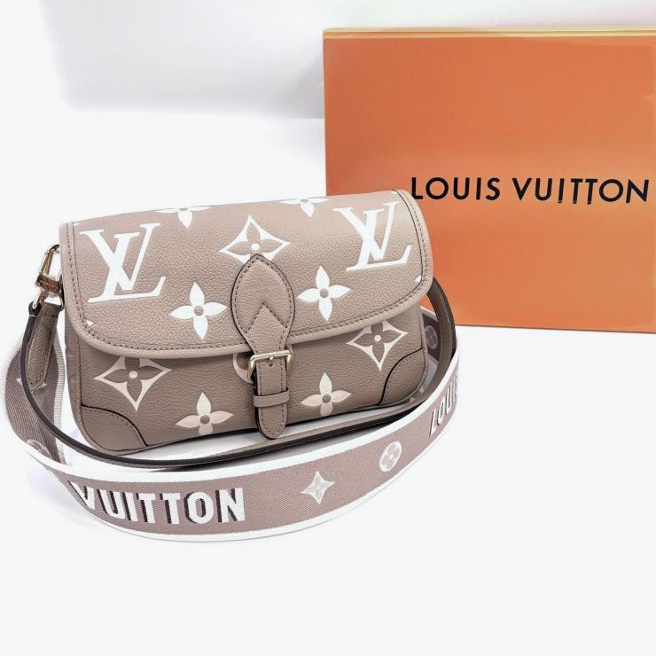 AUTHENTIC LOUIS VUITTON bicolor amplant M46583 Dianu Shoulder Bag beige Ivory