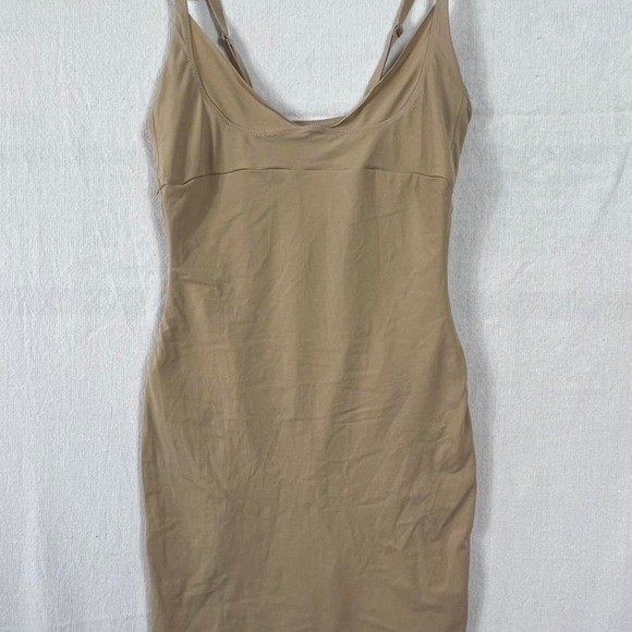 Maidenform shapewear slip dress Medium Slimming Cinching