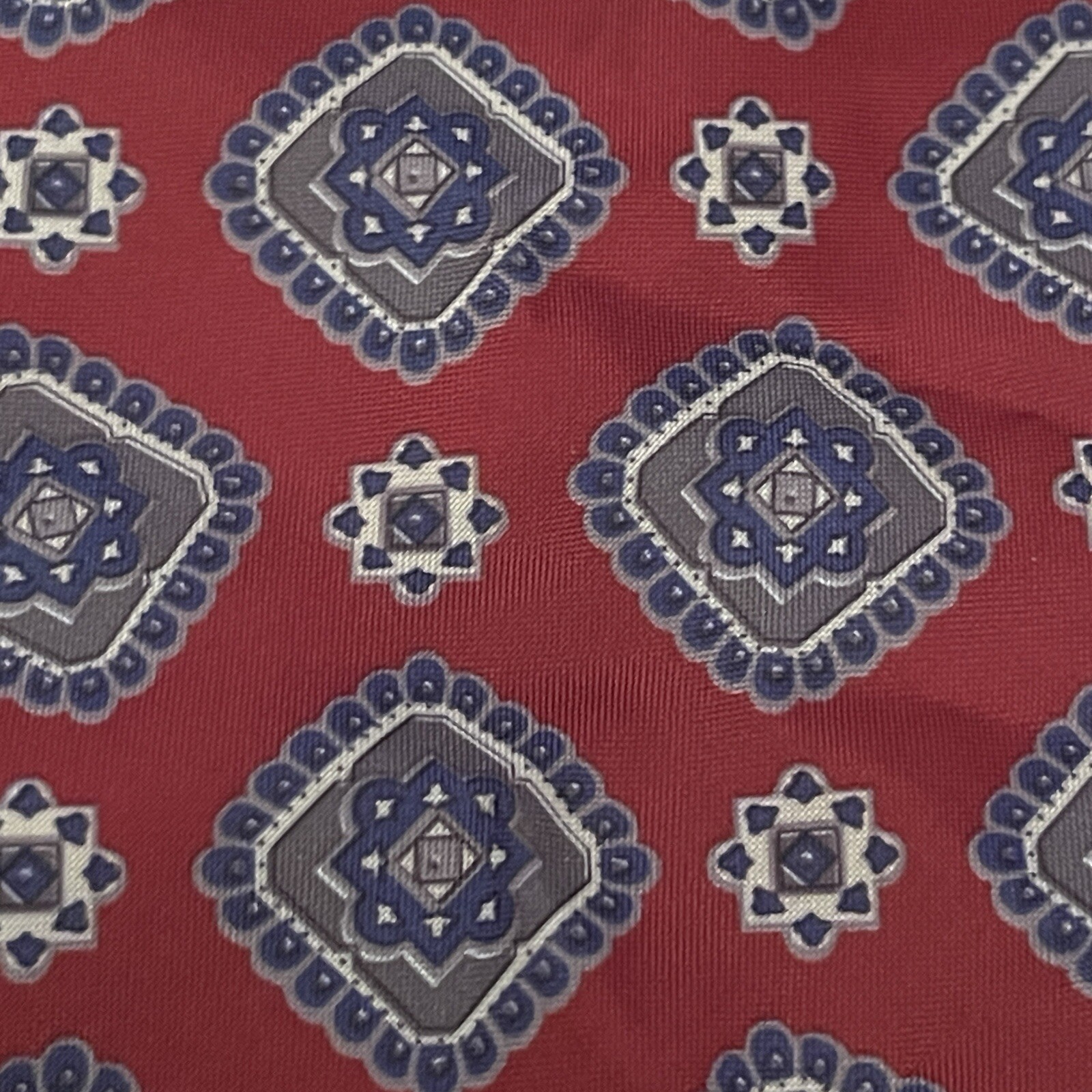Vintage Manhattan 100% Polyester Men’s Neck Tie Made In Dominican Republic ￼