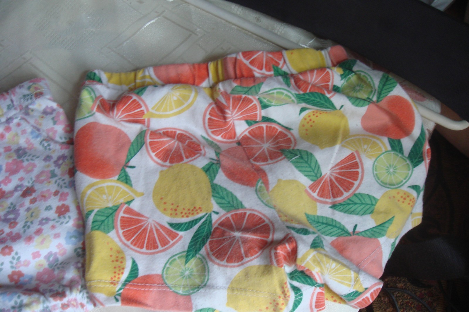 GIRLS SHORT LOT OF 4 SIZE 2/3 YEARS