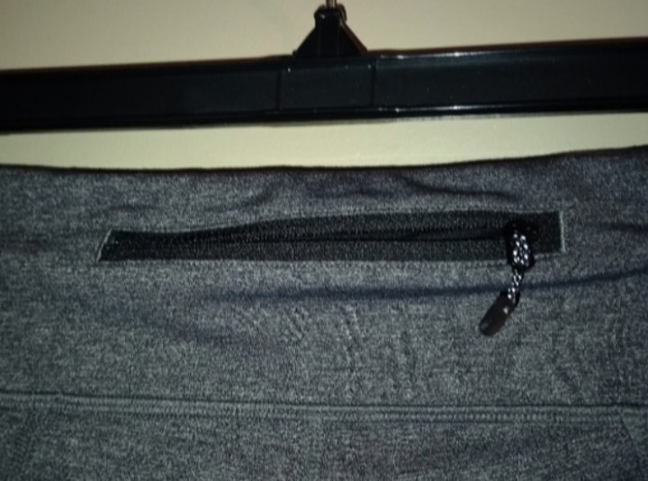 Soul by SoulCycle Cropped Gray/Black Ankle Leggings Mesh Zip Pocket Logo Size 8