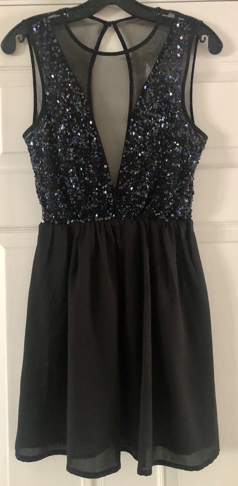 NWOT Forever 21 Vintage Old Money Mob Wife Glam Sequin Plunge Front/Back Size S
