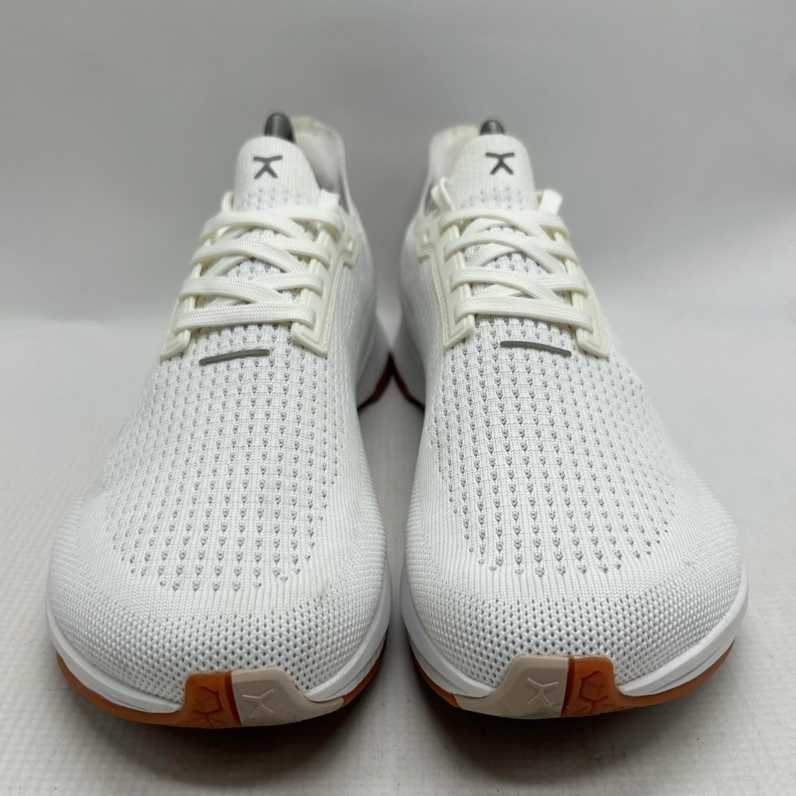 Flux Adapt Runner White Gum Mens Size 7.5 Women’s Size 9 US Athletic Knit Shoes