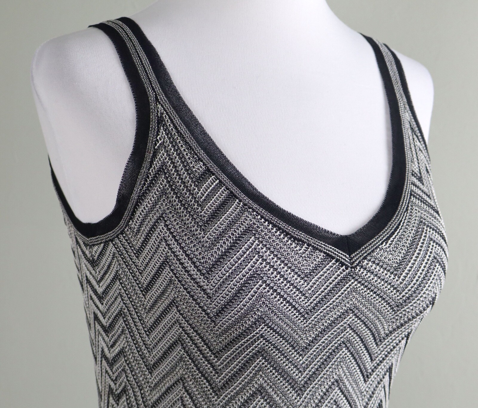 ESCADA $310 Zig Zag Semi Sheer Knit Mesh Trim Cami Sweater Tank Top Size 34