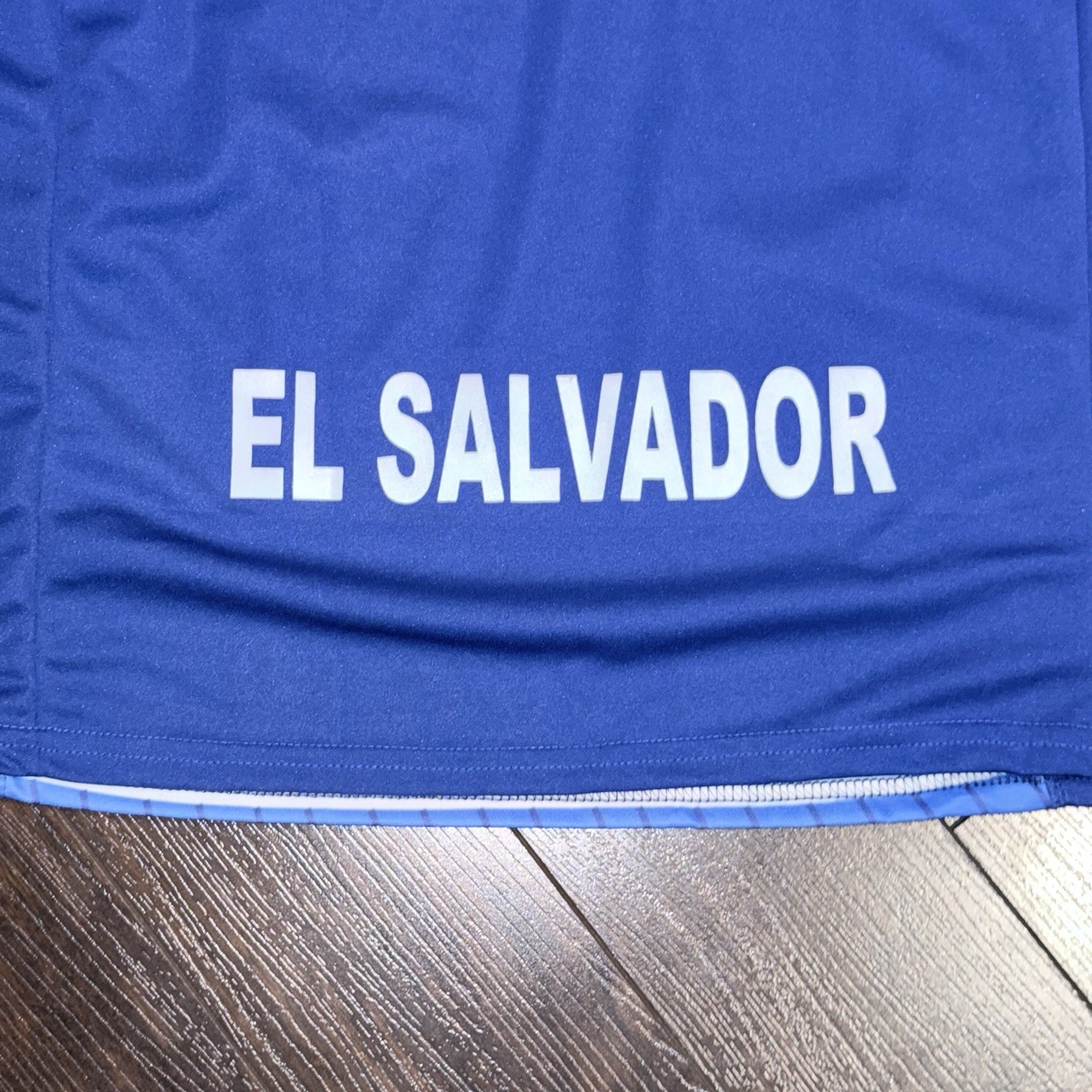 El Salvador National Team Football Jersey Men’s Size L Slim Fit Blue Fan Jersey