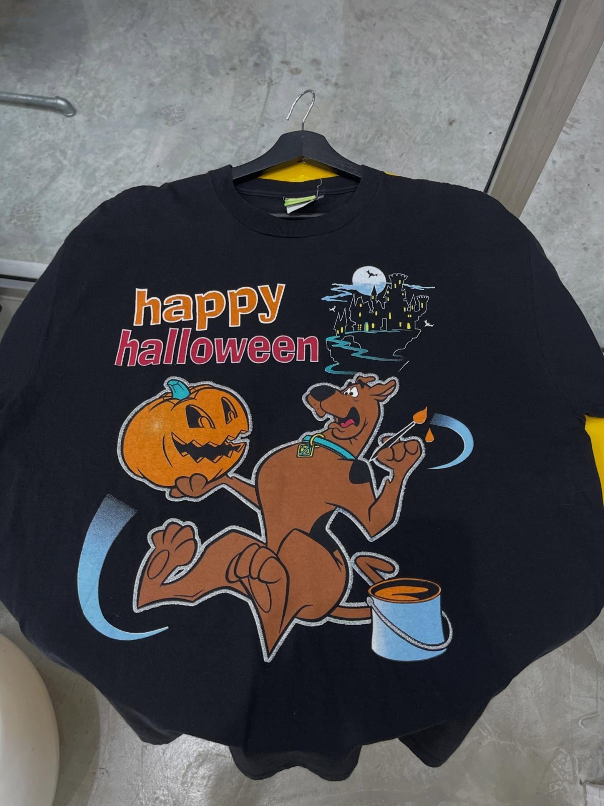 Vintage Sco0by Doo ‘ Happy Halloween’ Cartoon Tee 2001s