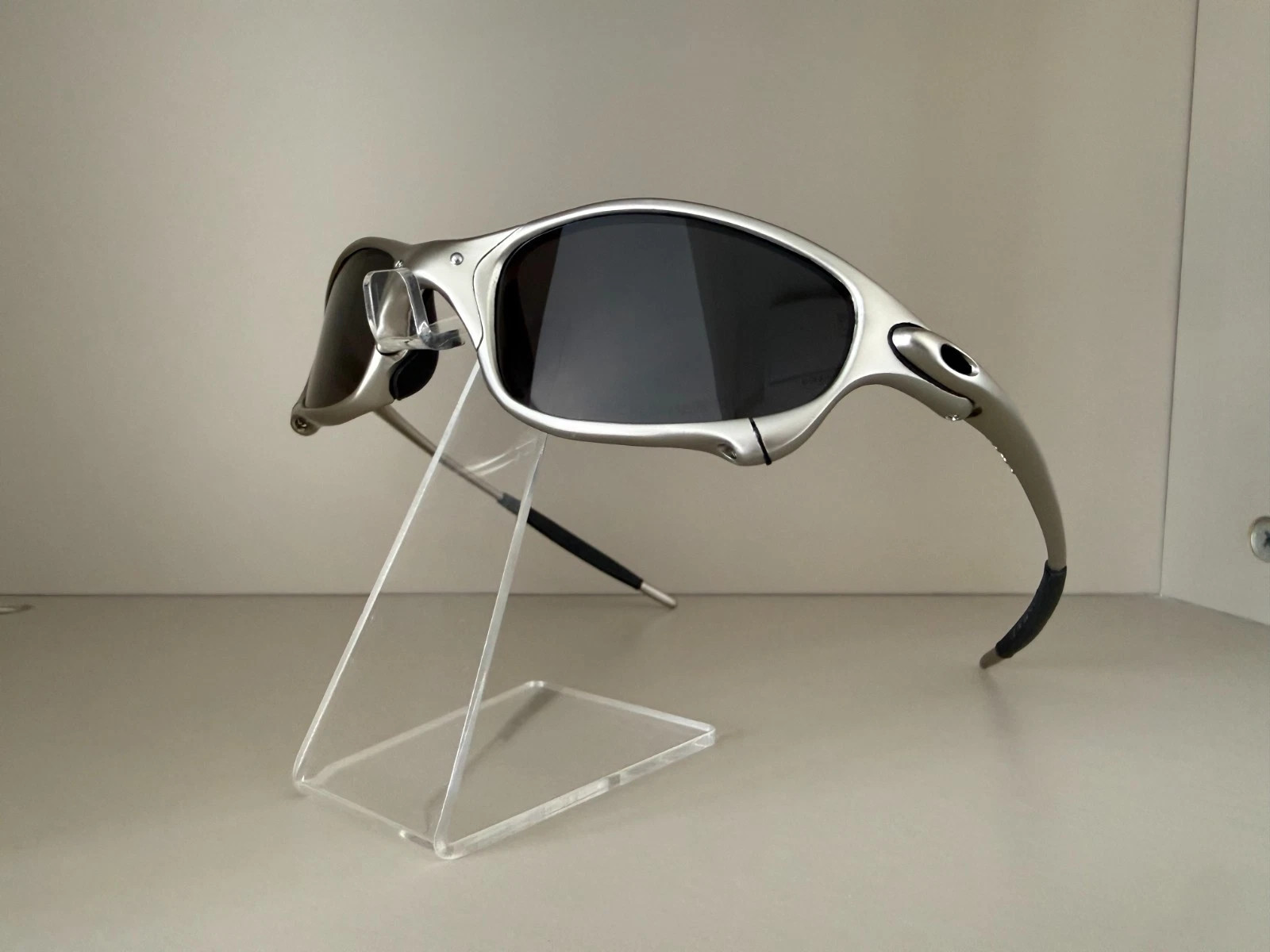 Oakley Juliet 1.0 X Metal Sunglasses Vintage Silver Frame Black Polarized Lens