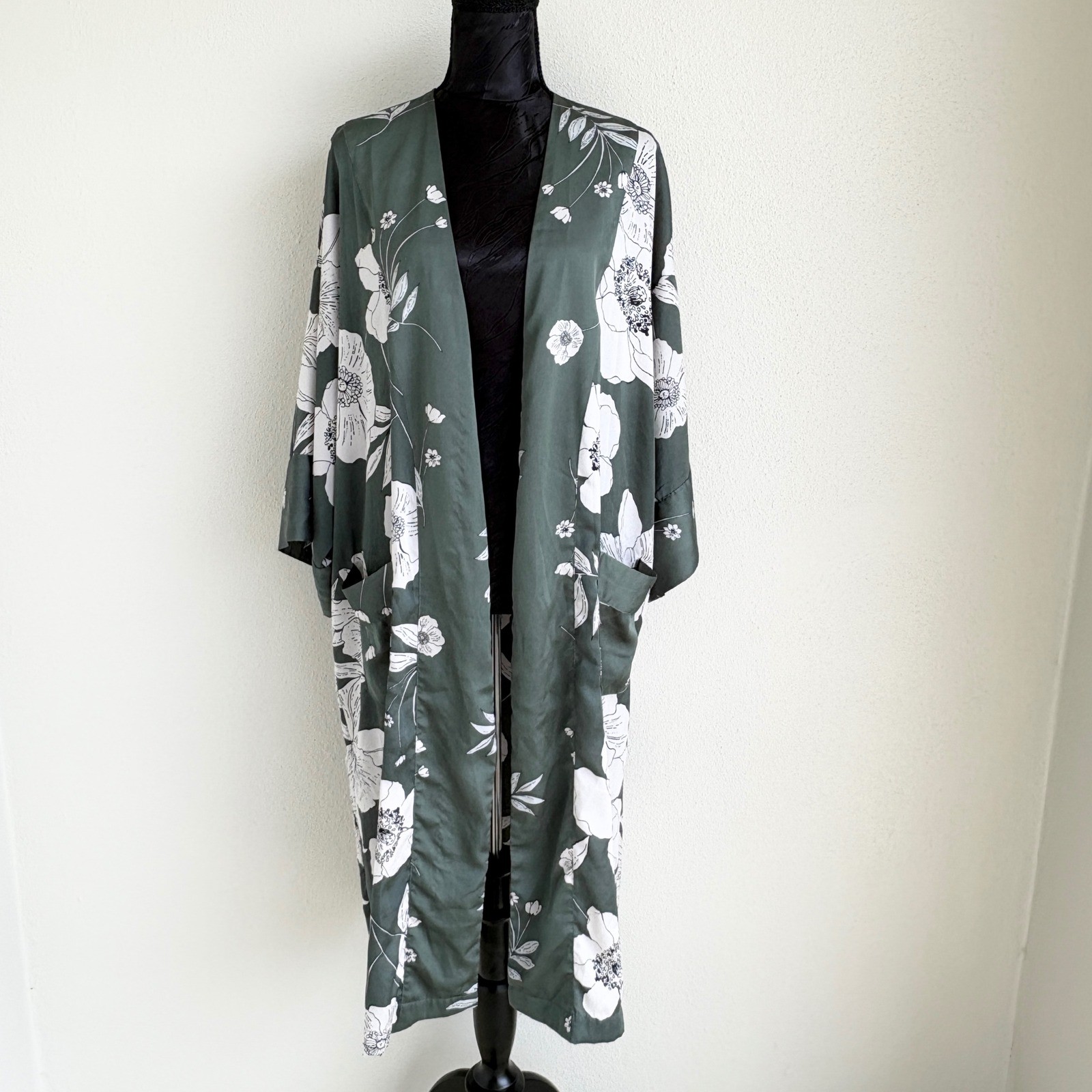 Victoria’s Secret Kimono Robe Floral Sage Green Satin Duster, Women XS/S Green