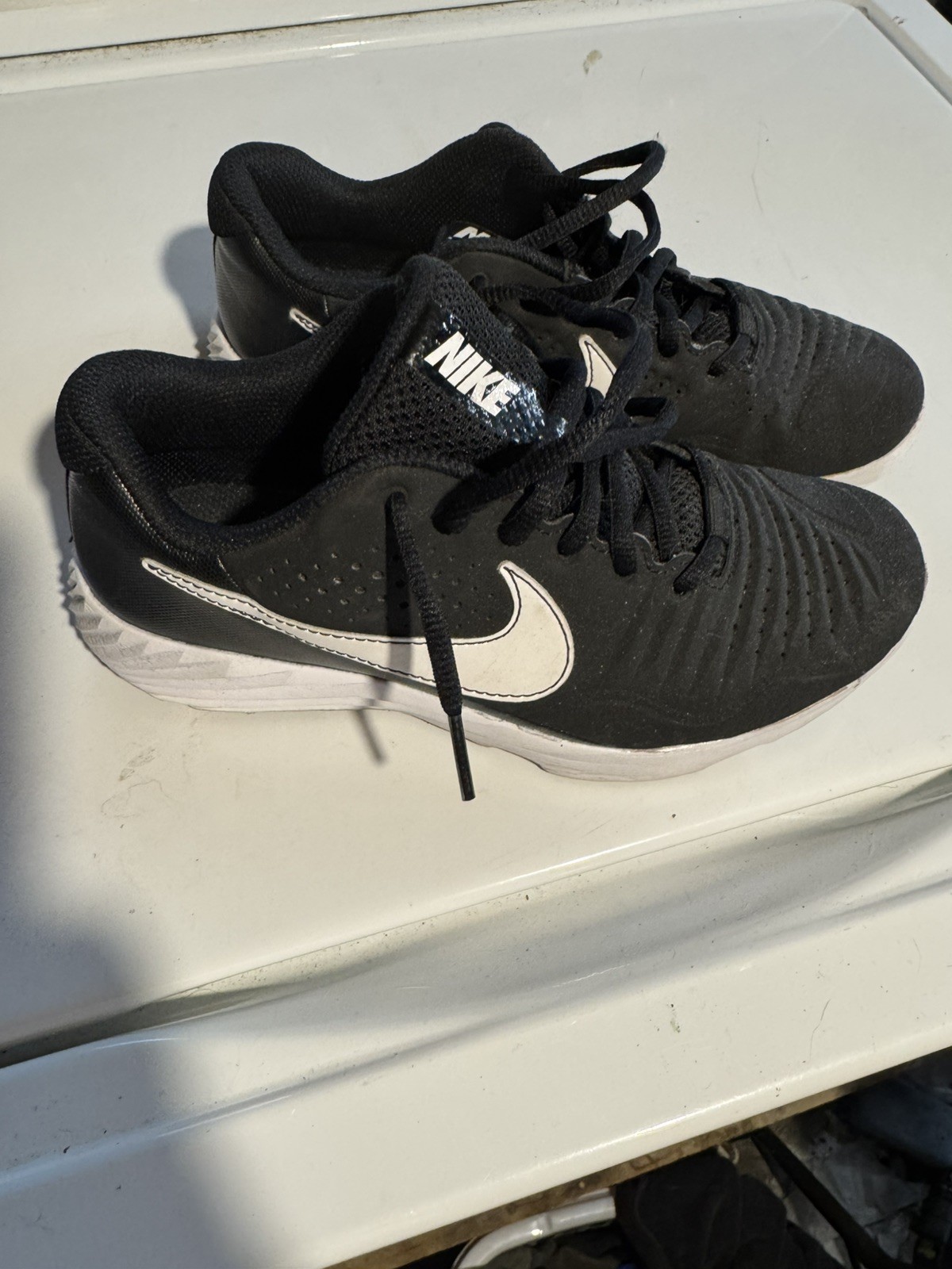 Nike Youth Golf Shoes Black White Size 4.5Y CK0625 Spikeless Athletic Sneakers