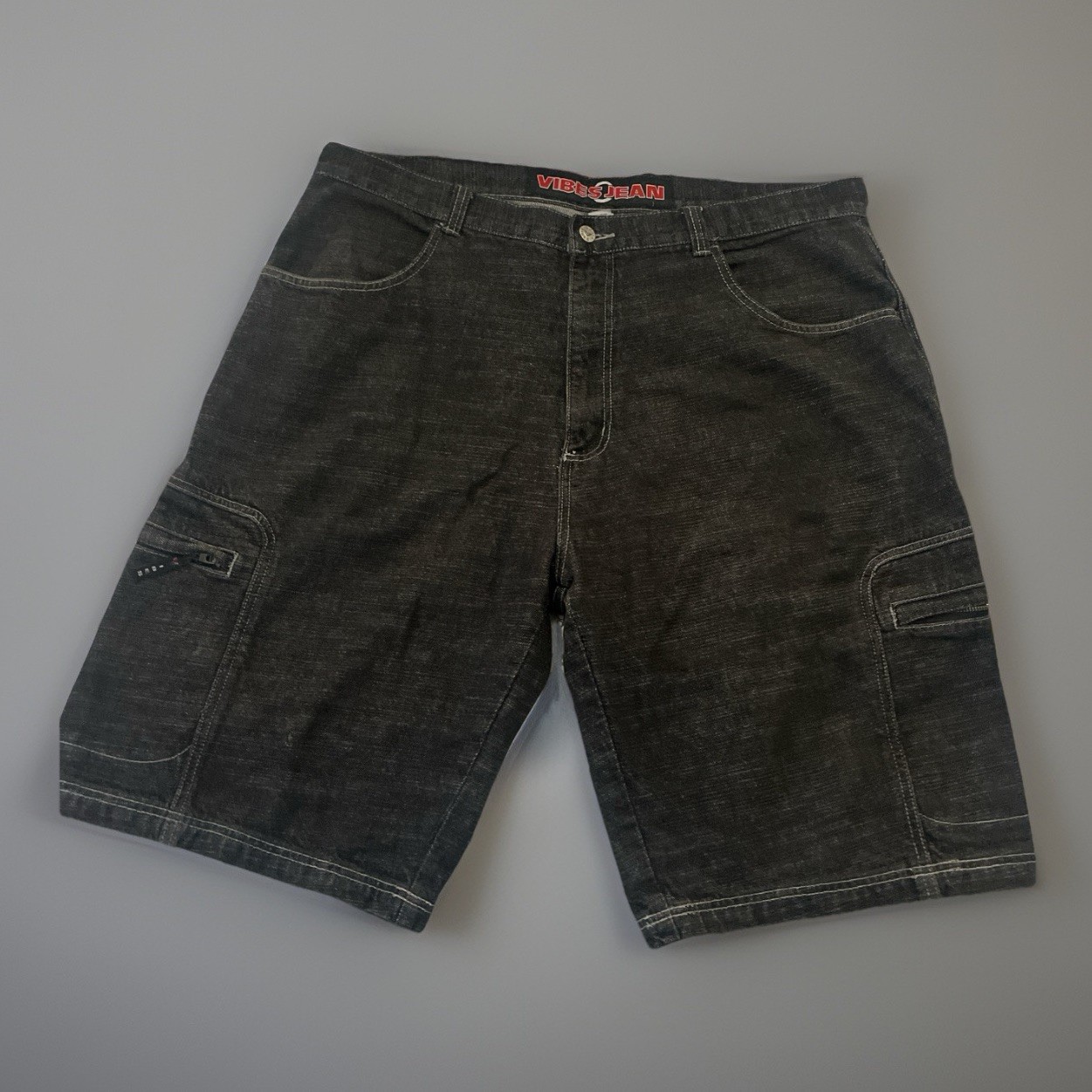 Vintage Vibes Jeans Men’s Black Dark Wash Denim Cargo Shorts Button Zip Pockets