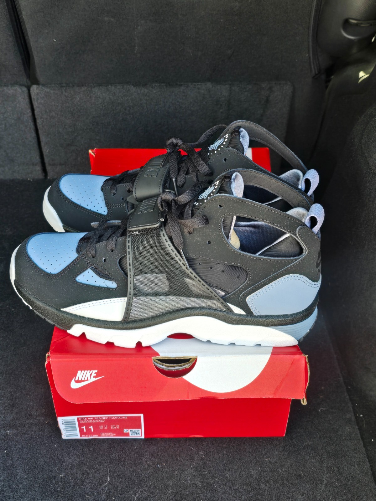 Nike Men’s Air Trainer Huarache Size 11