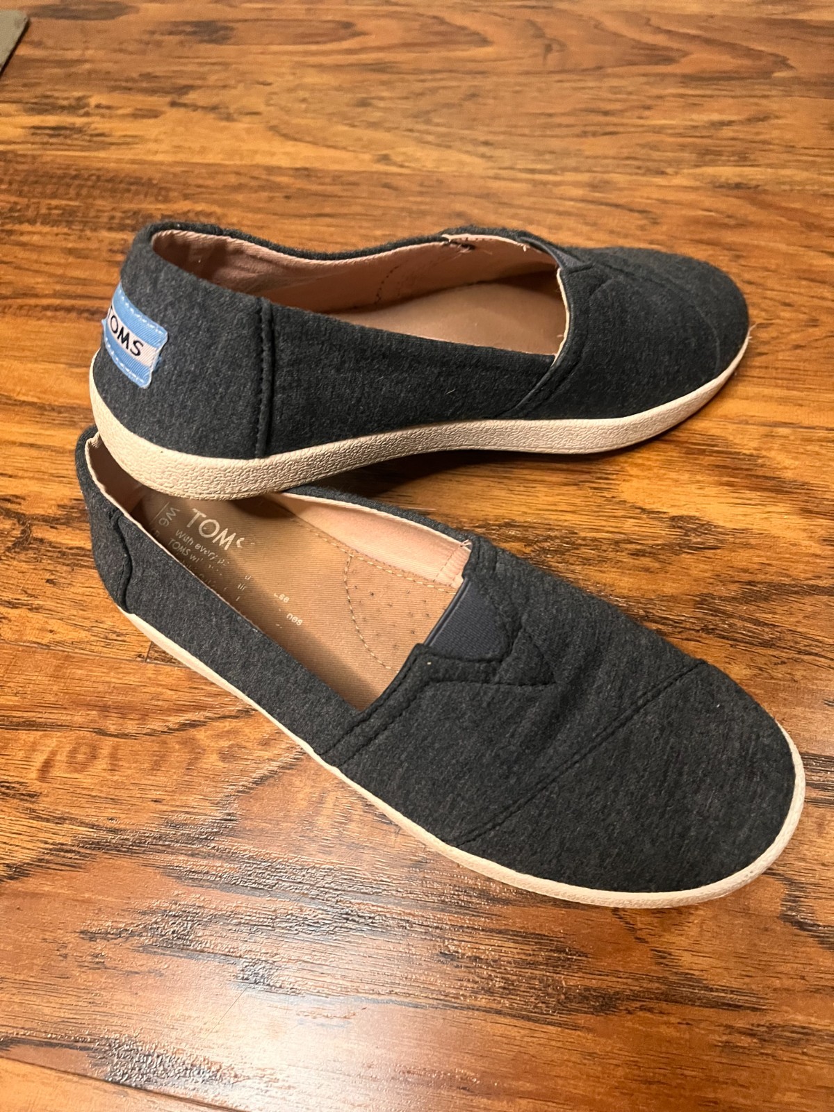 Toms shoes, womens canvas flats, size 6.5, Great Condition!