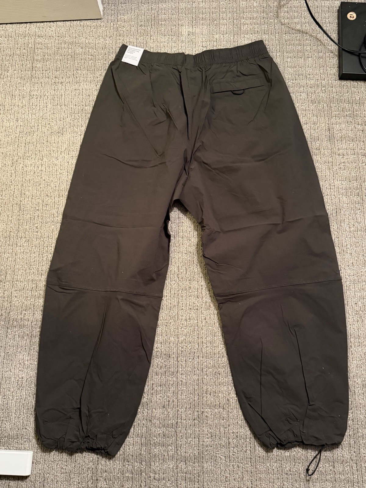 Size Large – Men’s Nike Tech Woven Oversized Pant Olive Green Sequoia HM7158-356