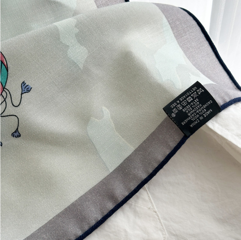 70% Cashmere 30% Silk Wrap Scarf Horse Print Double Face Print Shawl 135X135cm
