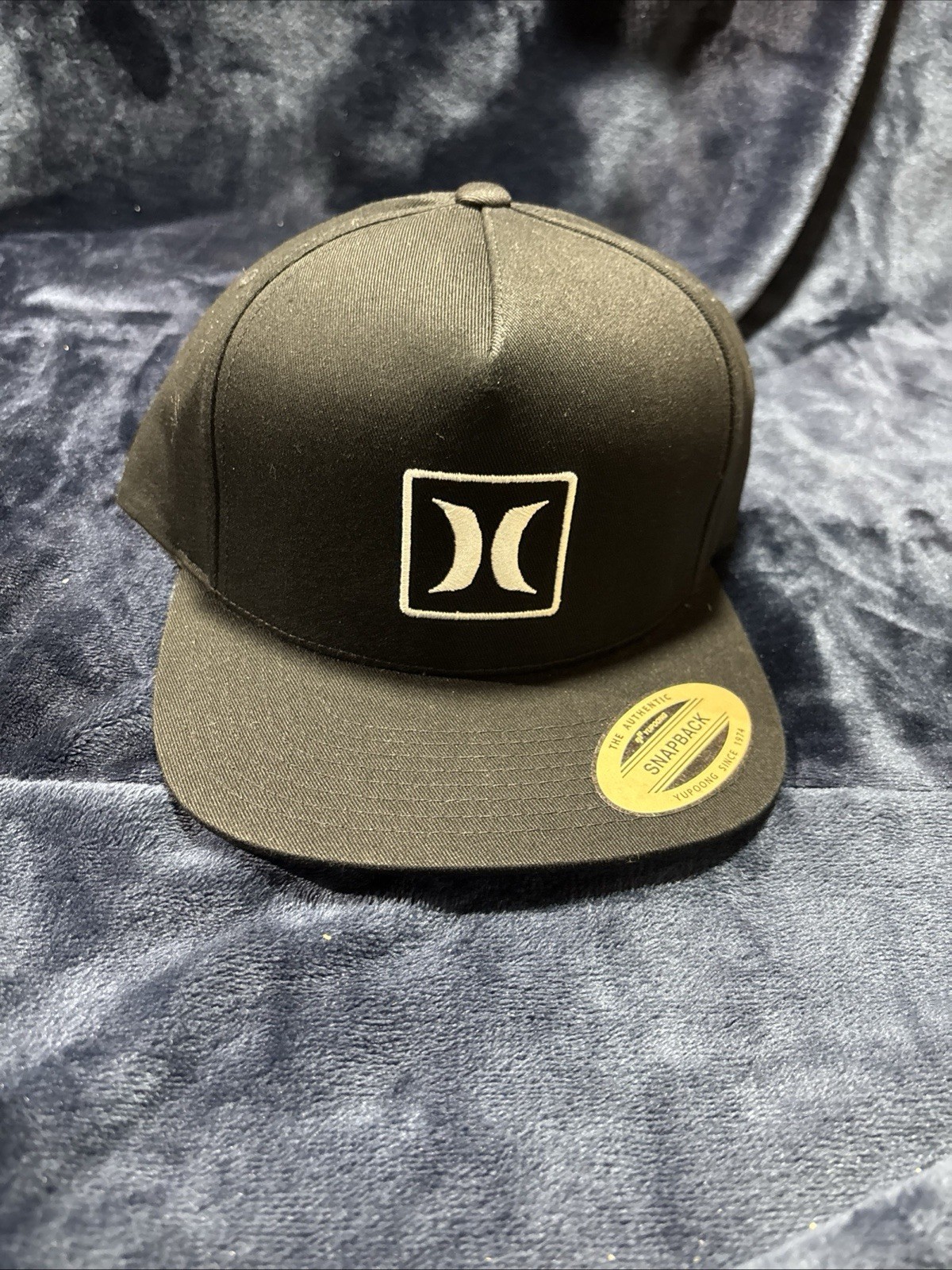 Hurley Outline Icon Hat / Cap Flatbill -Black – Snapback OSFM