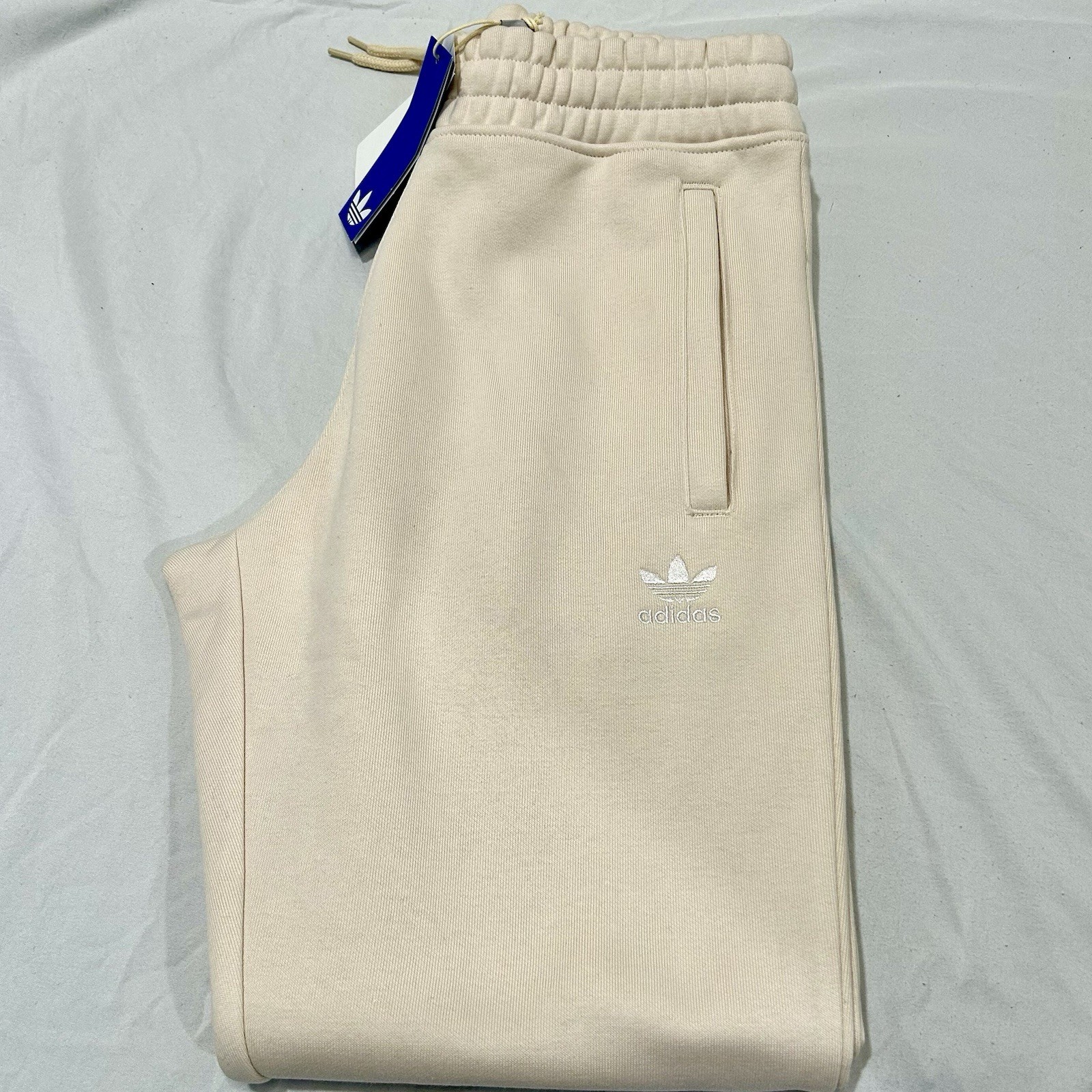 Adidas Sweat Pants Wonder White/White Men’s Small – New w/ Tags KA0649