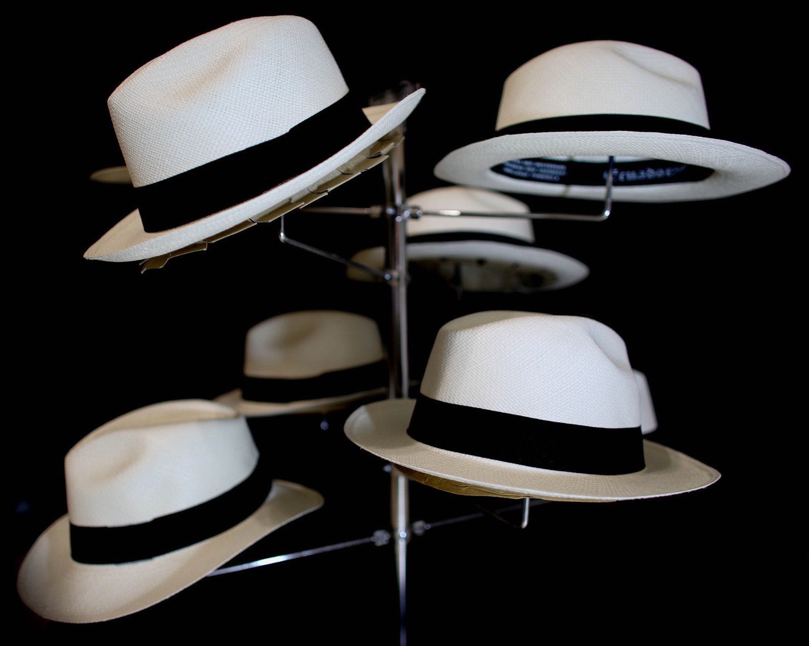 GENUINE ECUADOR MONTECRISTI” PANAMA HAT ” – 100% HANDMADE WITH TOQUILLA STRAW