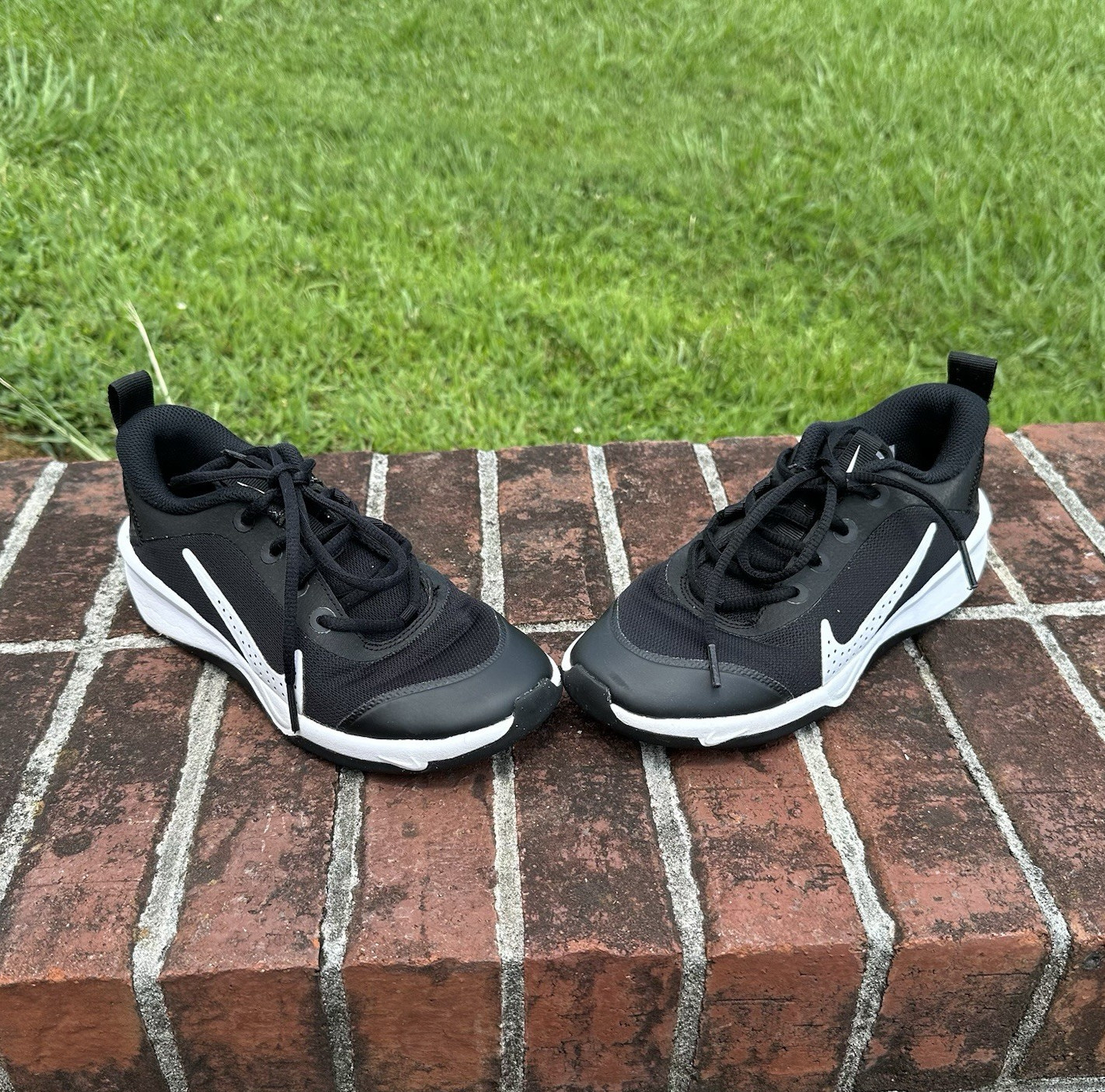 Nike DM9027-002 Unisex Kids Athletic Sneaker Black/White Lace Up Sz 4Y
