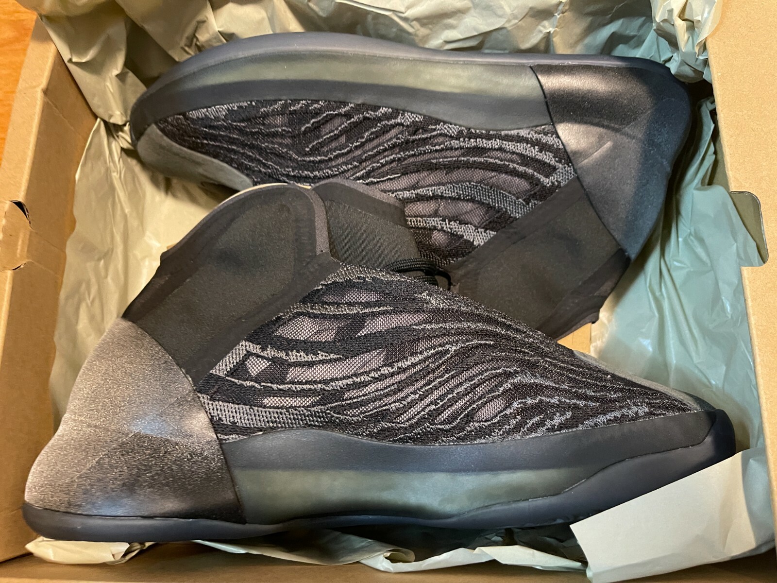 Adidas Yeezy QNTM Onyx – GX1317 – Black – Size 8.5 – NEW