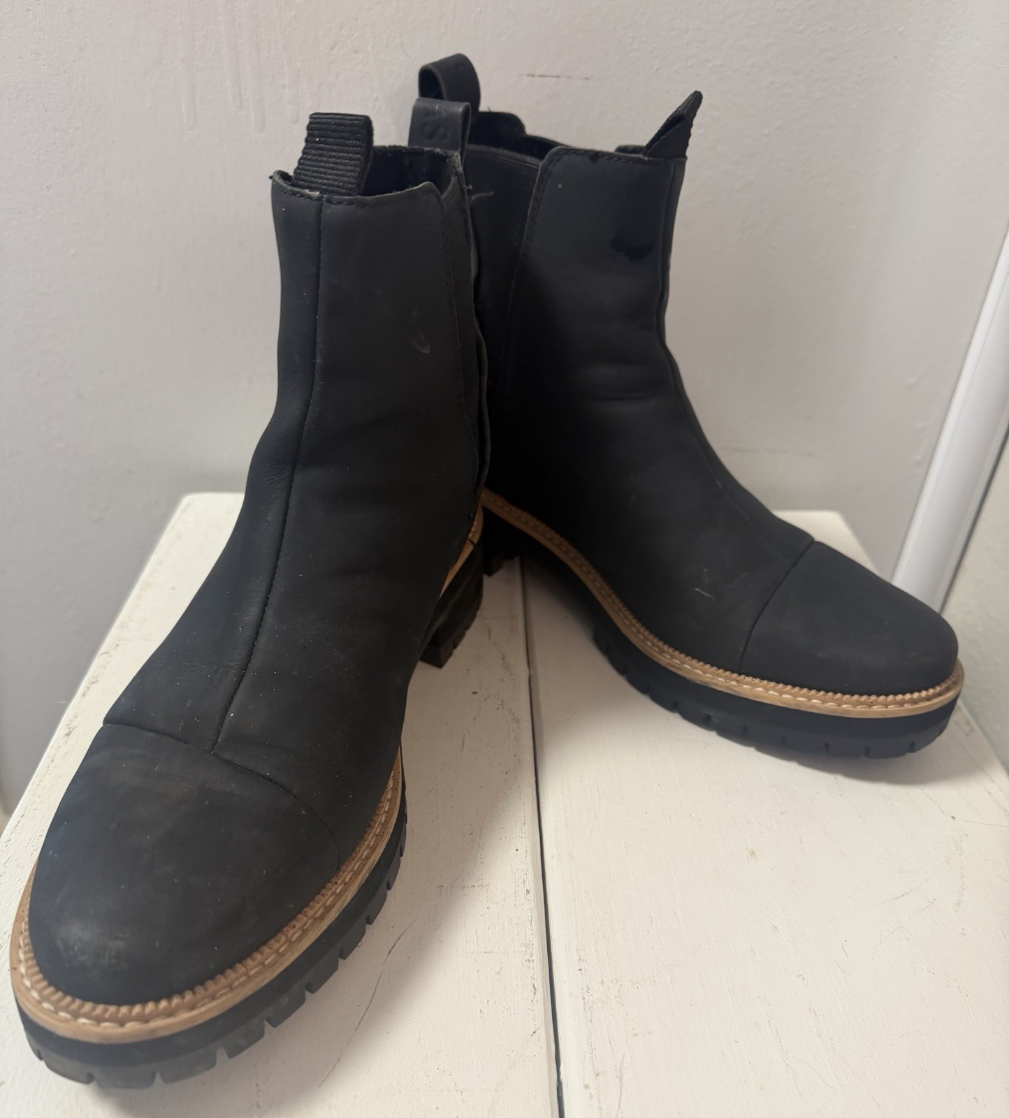 TOMS Black Chelsea Ankle Boots Faux Leather Slip-On Rubber Sole US 10 EU 42