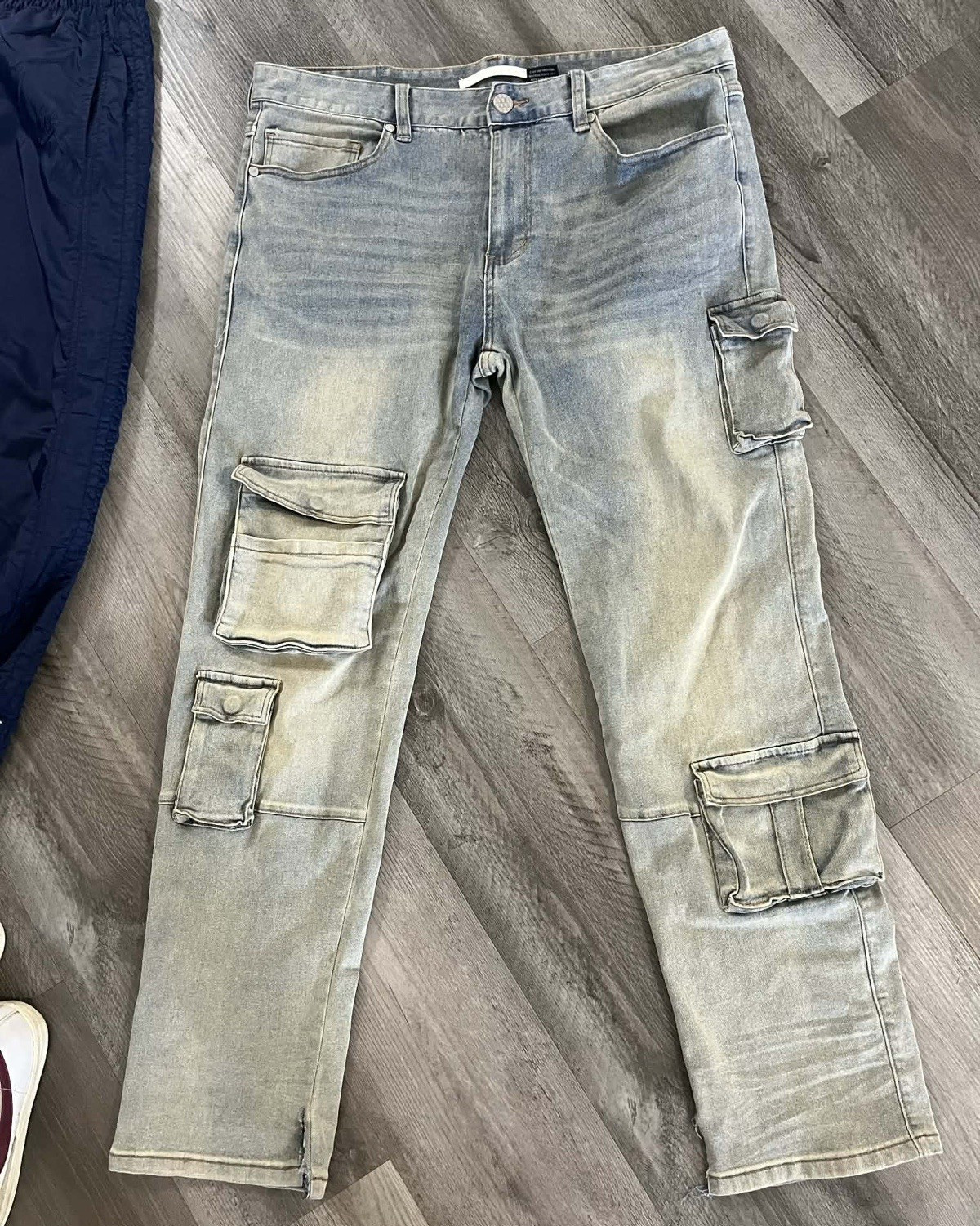 Kloud9 Men’s Gray Light Wash Denim Skinny Slim Fit Jeans Logo 5-Pocket