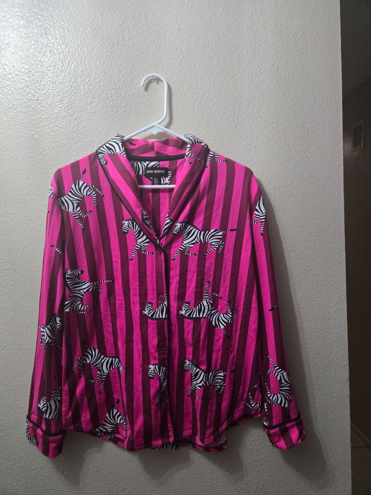 Room Service Women’s 2 Piece Shawl Collar Pajama Set Small Pink Zebra Stripe New