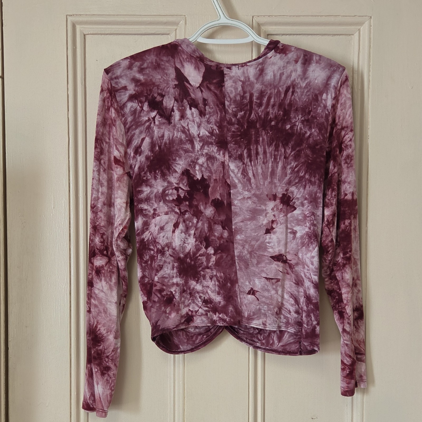 Women’s S Purple Tie-Dye Knit Crew Neck Long Sleeve Twist Front Pullover Top
